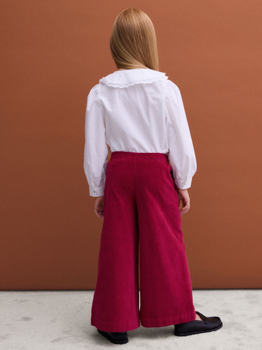 Pantaloni vellutati rossi wide leg in cotone elasticizzato con ricamo floreale_2