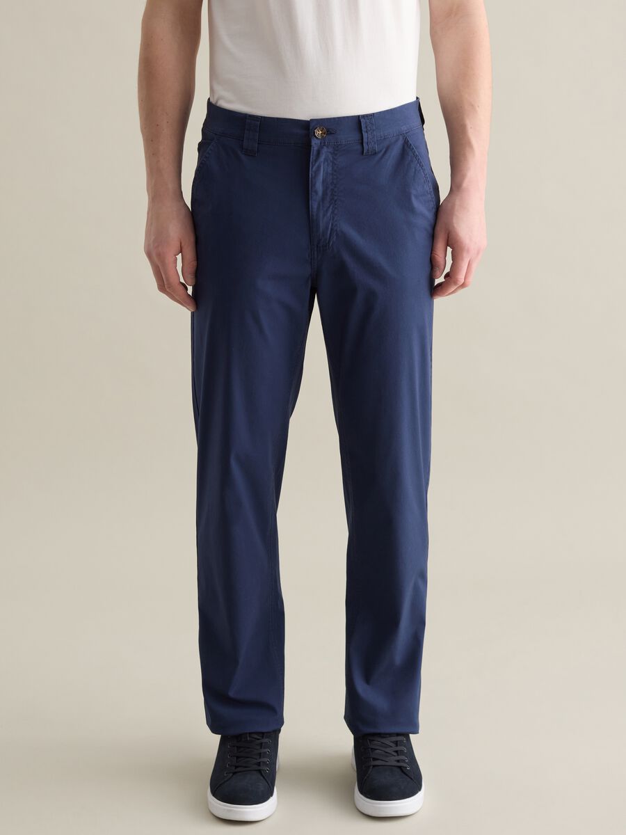 Blue chino trousers in stretch cotton with pockets_1
