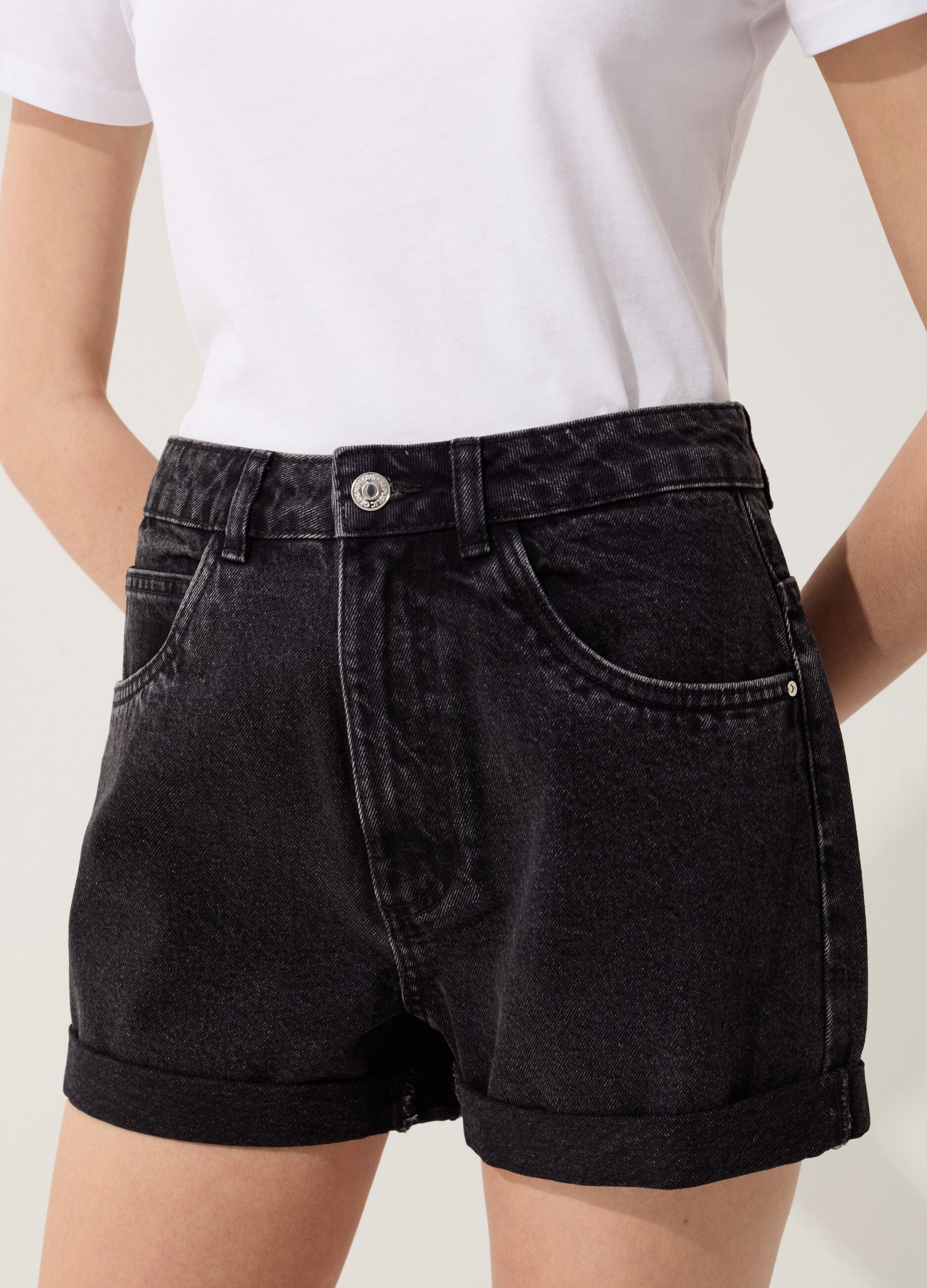 Mum-fit shorts in denim