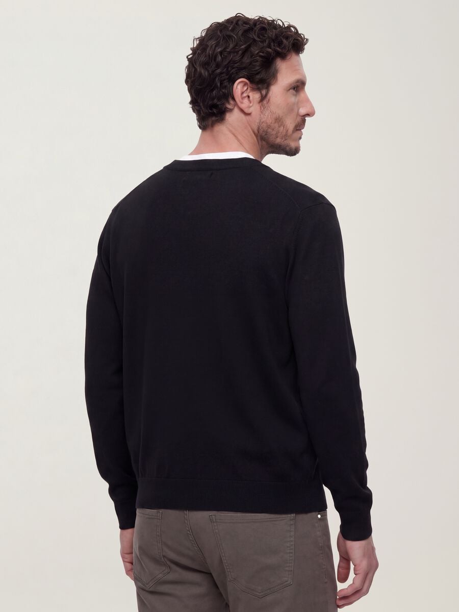 Black viscose-blend V-neck cardigan, regular fit_2