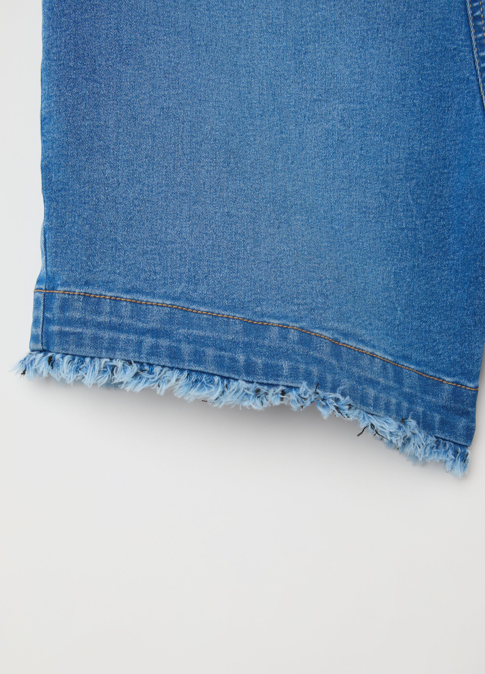 Fringed maternity shorts in denim