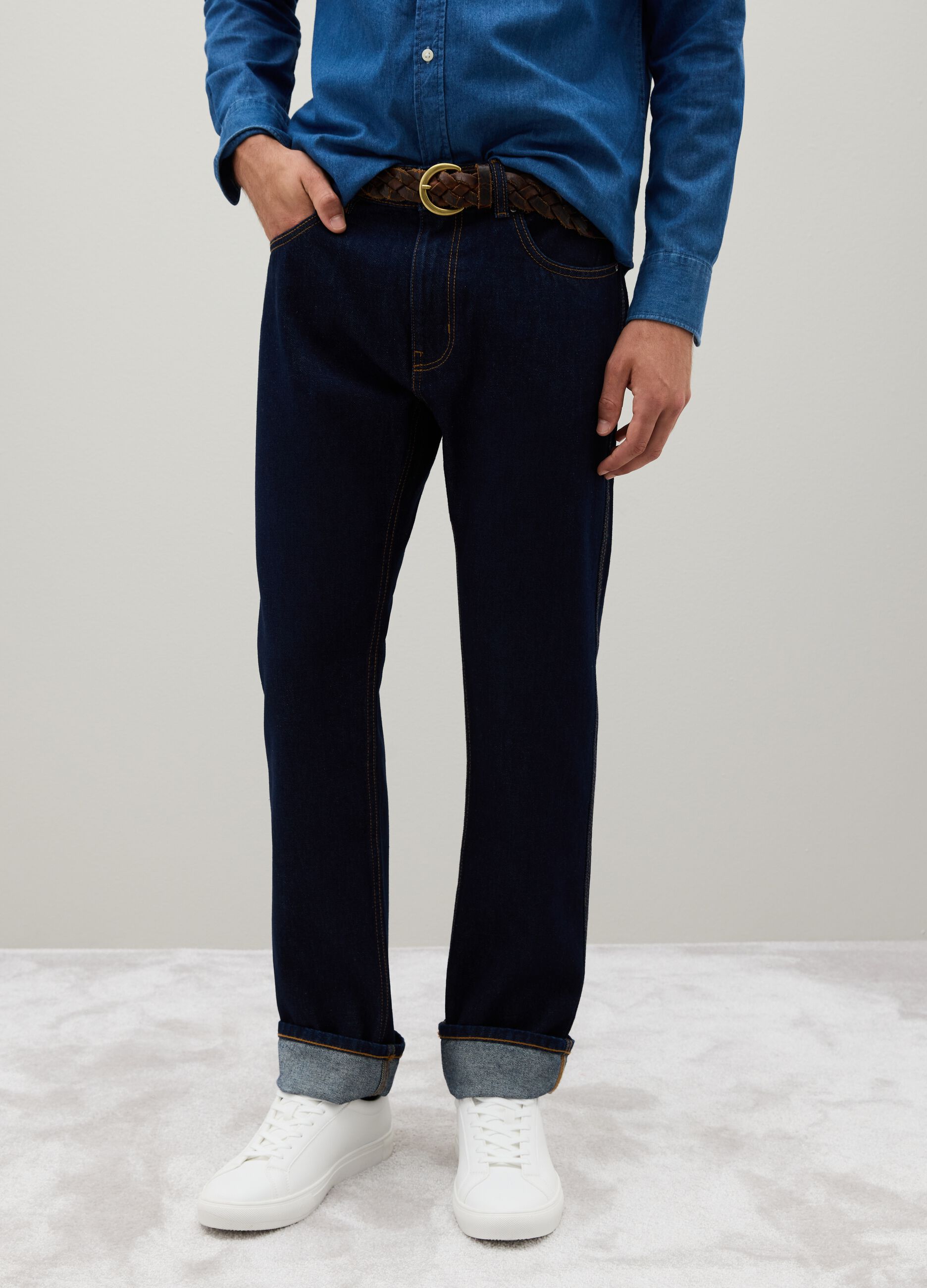 Pure cotton blue jeans with regular fit