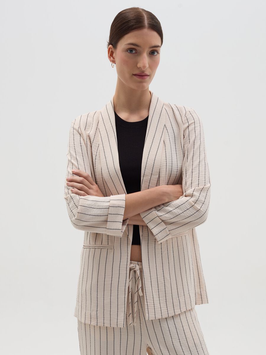 Open crinkle-effect fluid blazer_0