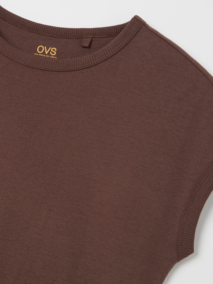 Brown T-shirt with kimono sleeves_5