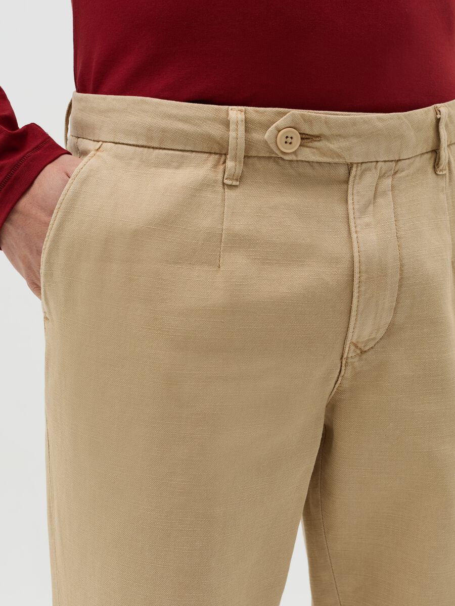 Chino trousers in beige linen and cotton_2