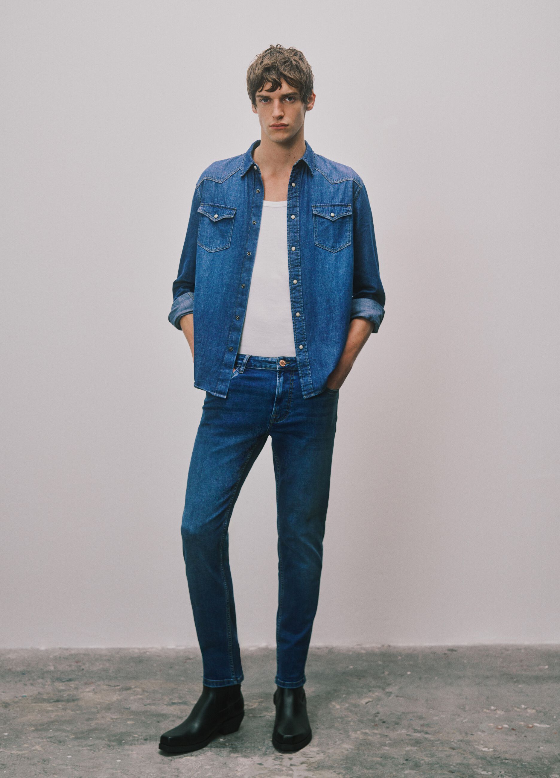 Blue denim regular fit pure cotton shirt with pockets