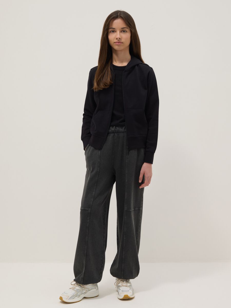 Pantaloni jogger in puro cotone grigio da ragazza oversize fit_0