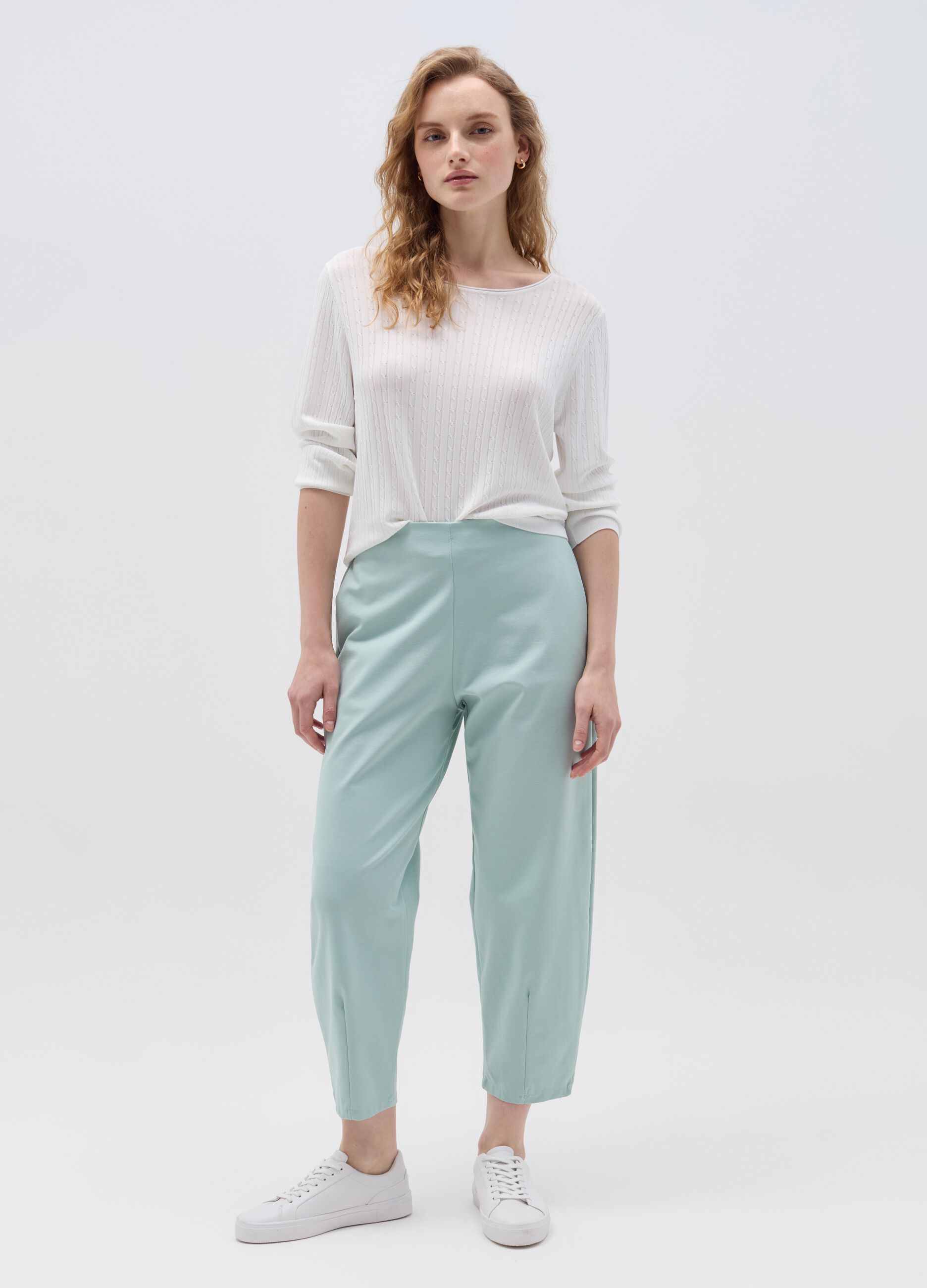 Pantalone cropped carrot fit