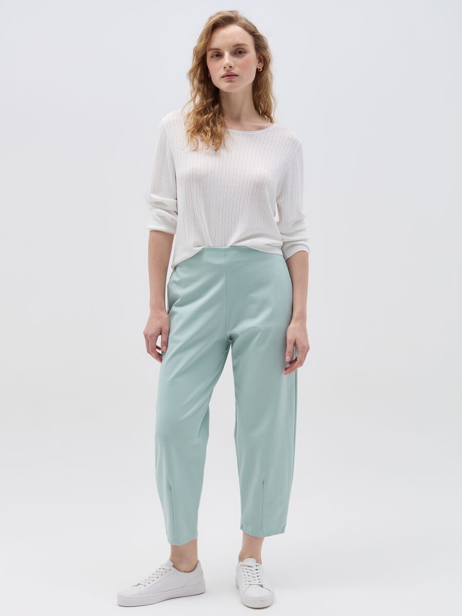 Pantalone cropped carrot fit_0