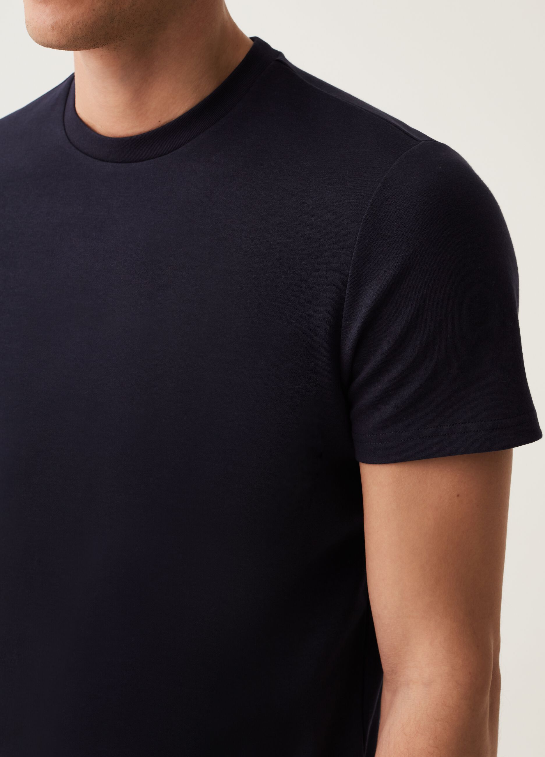 T-shirt girocollo in tessuto traspirante OVS Tech_3