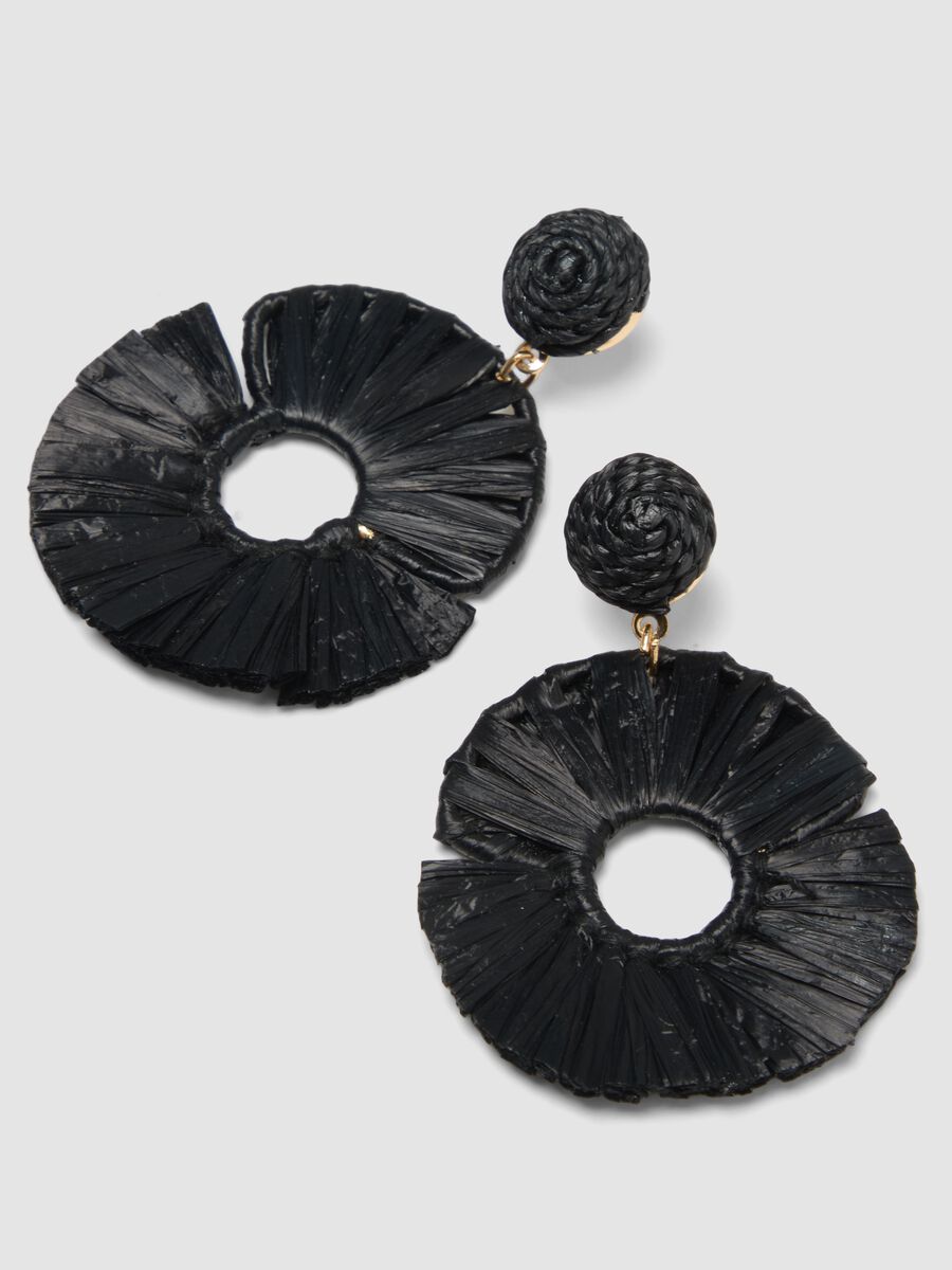 Black raffia earrings_1