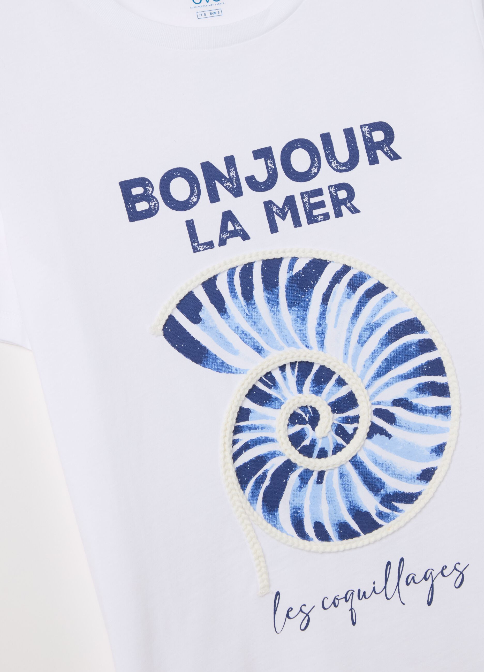 T-shirt with shell print