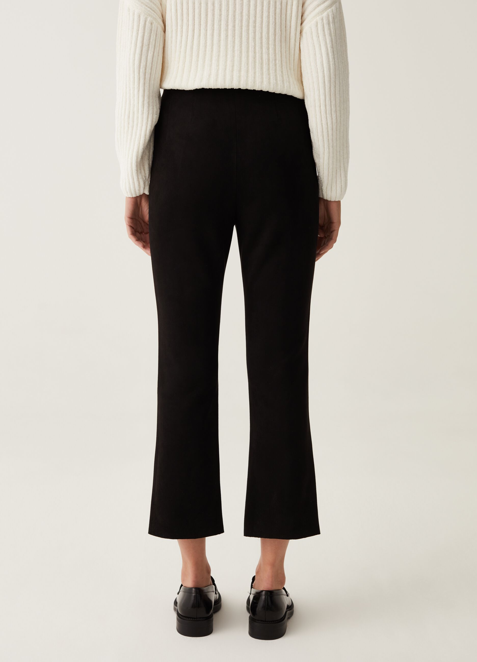 Leggings cropped flare fit scamosciati