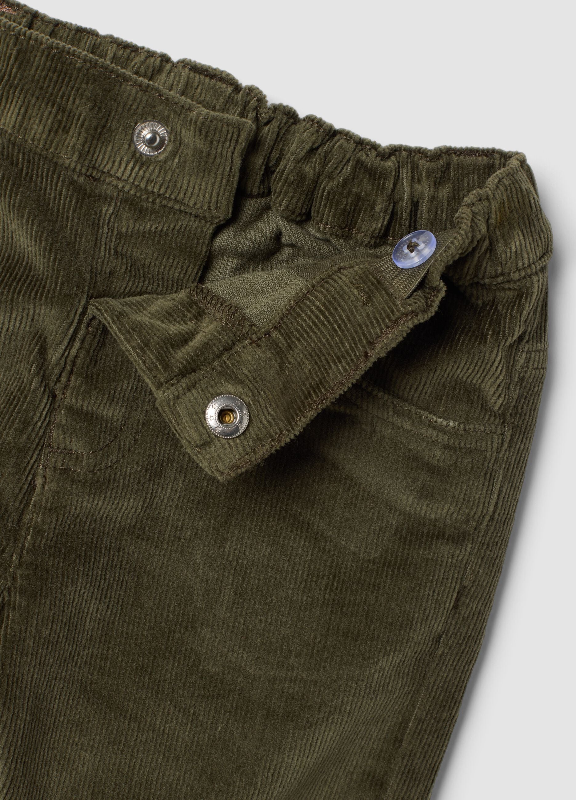 Pantaloni verdi in cotone elasticizzato a coste