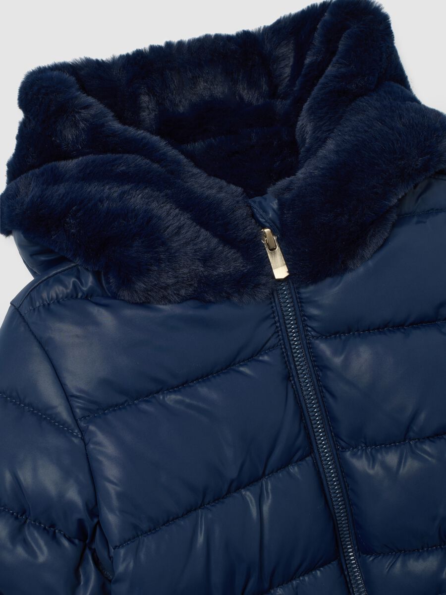 Giacca imbottita blu da bimba regular fit con cappuccio e zip _2