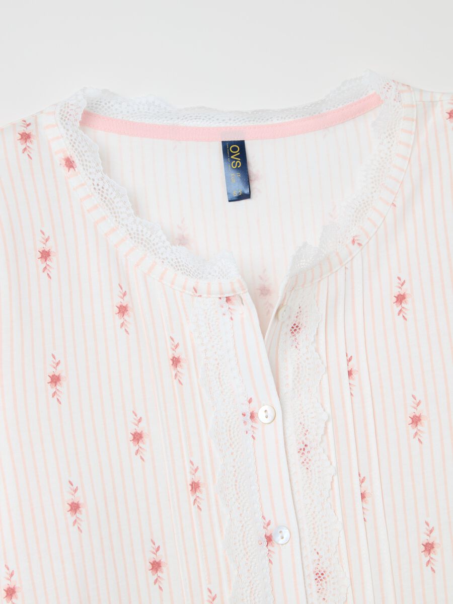 Striped nightdress with small flowers_5