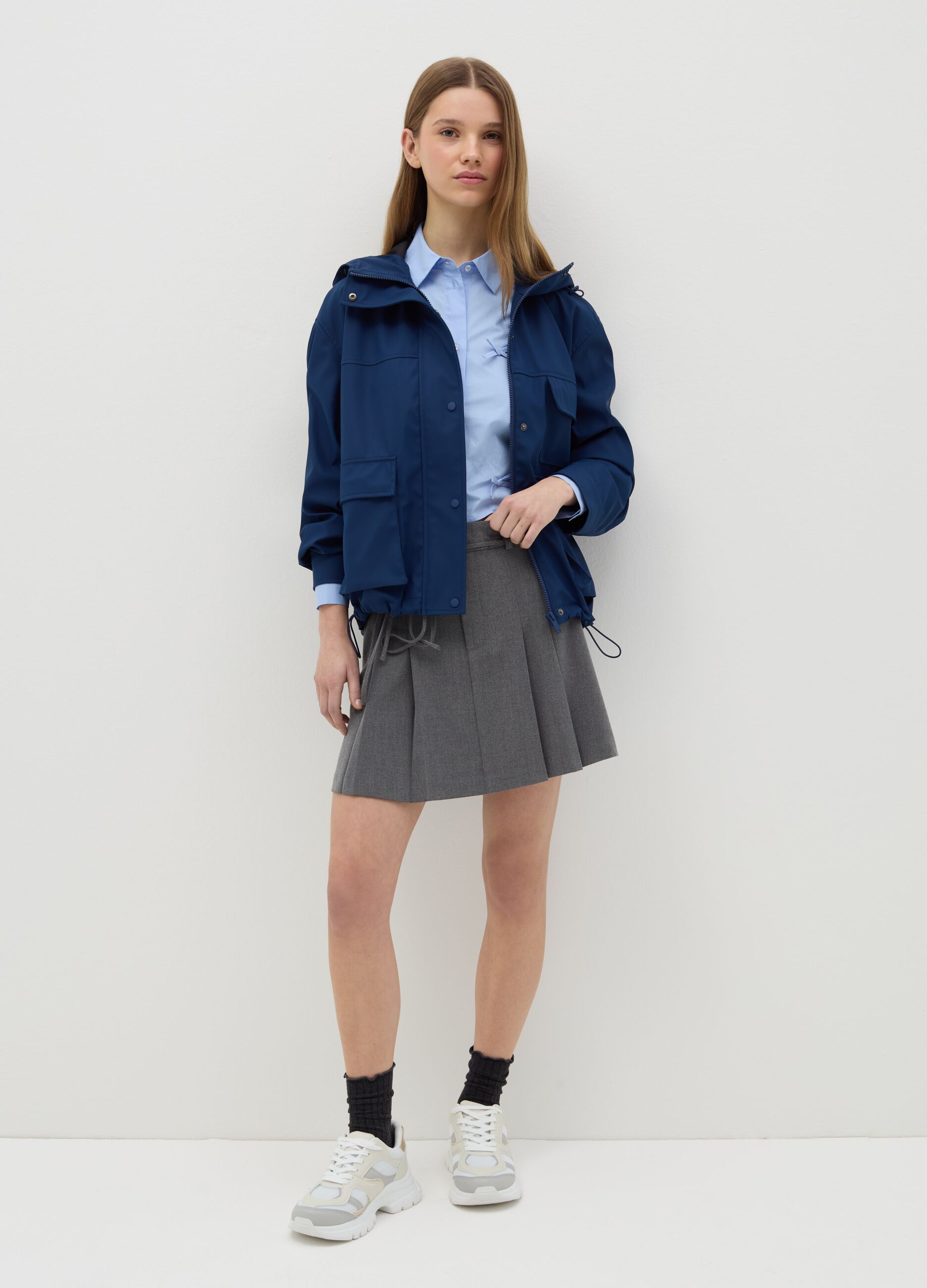 Pleated miniskirt with belt