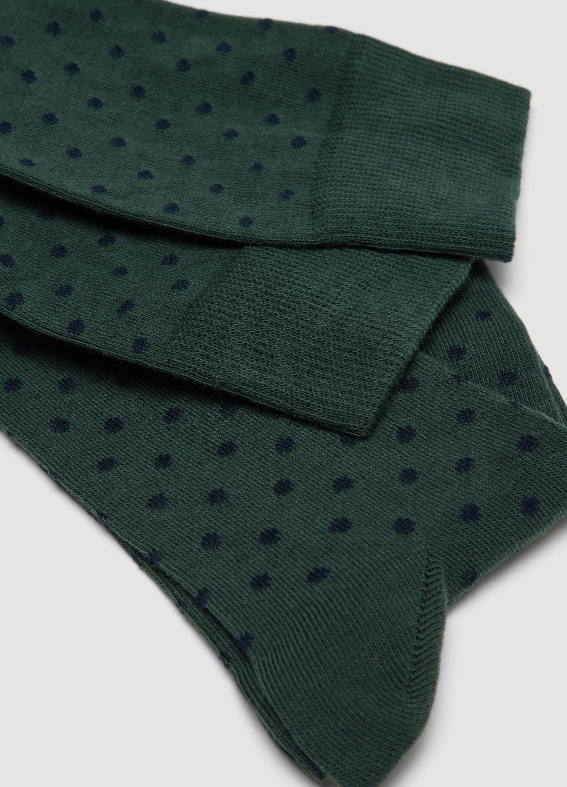 2-pack of navy blue and dark green long socks in stretch cotton