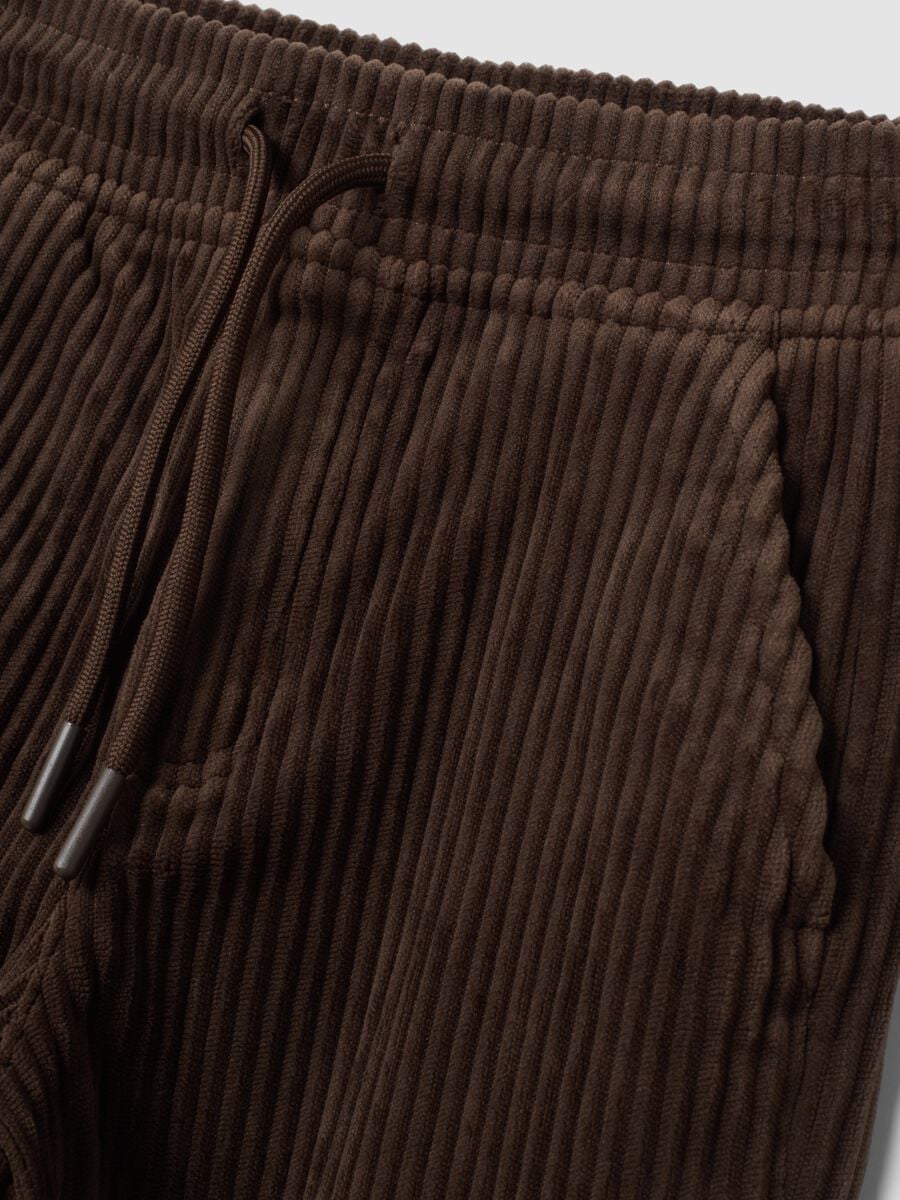 Pantaloni marroni comfort fit a coste_2