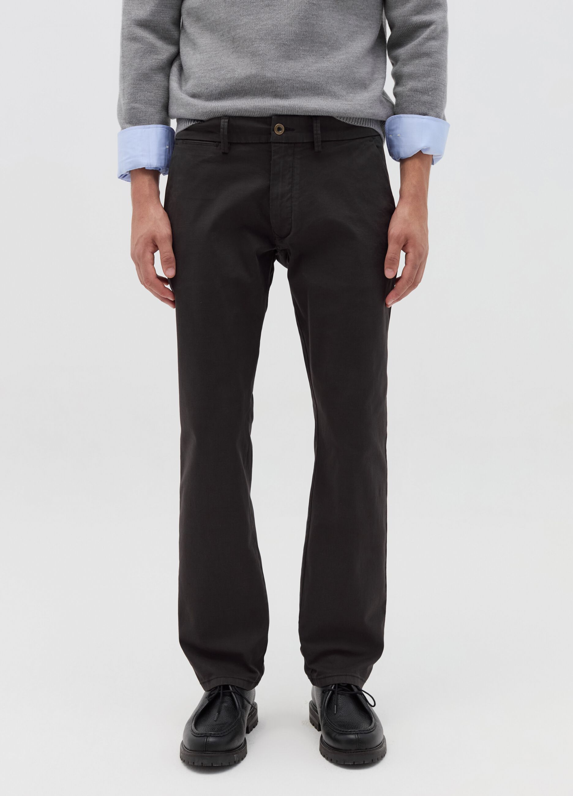 Regular-fit chino trousers in stretch cotton