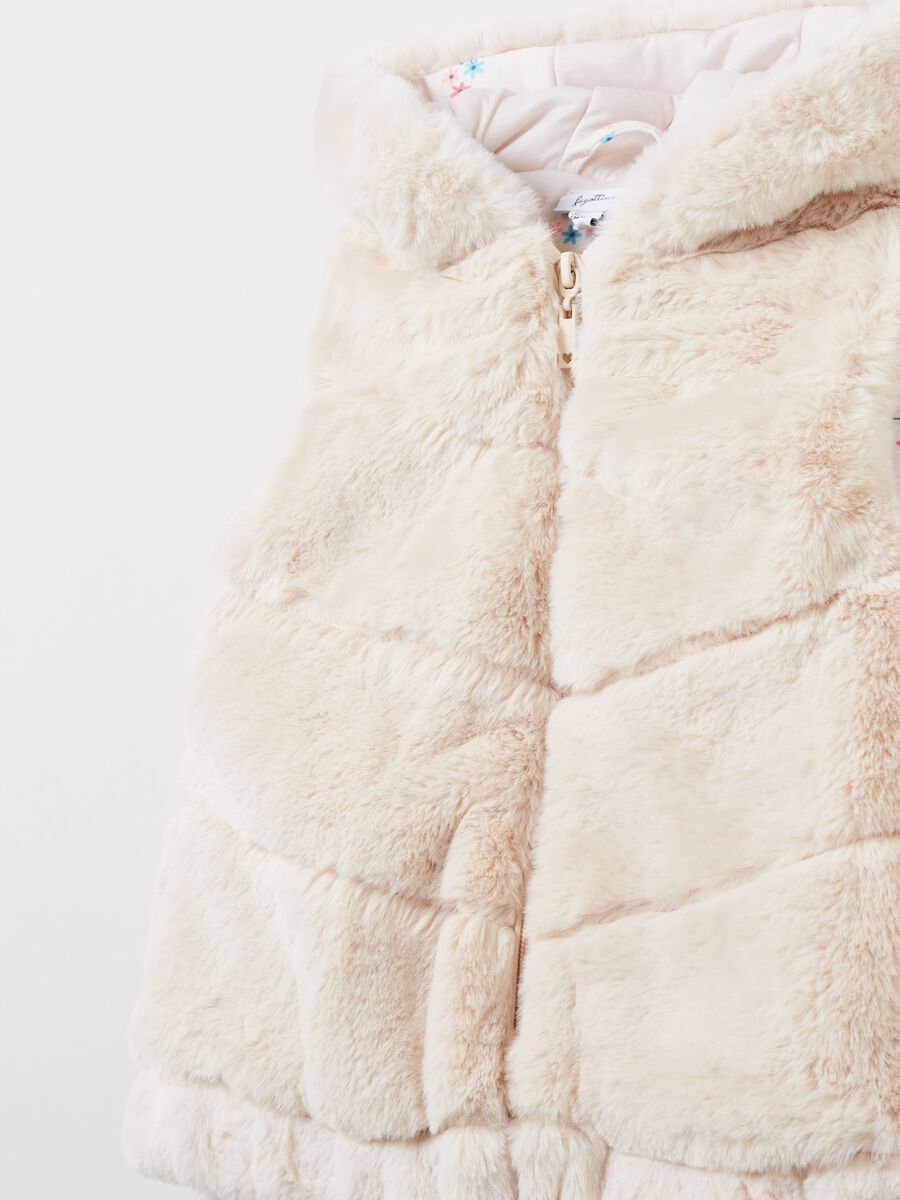 Gilet in eco pelliccia con cappuccio_2