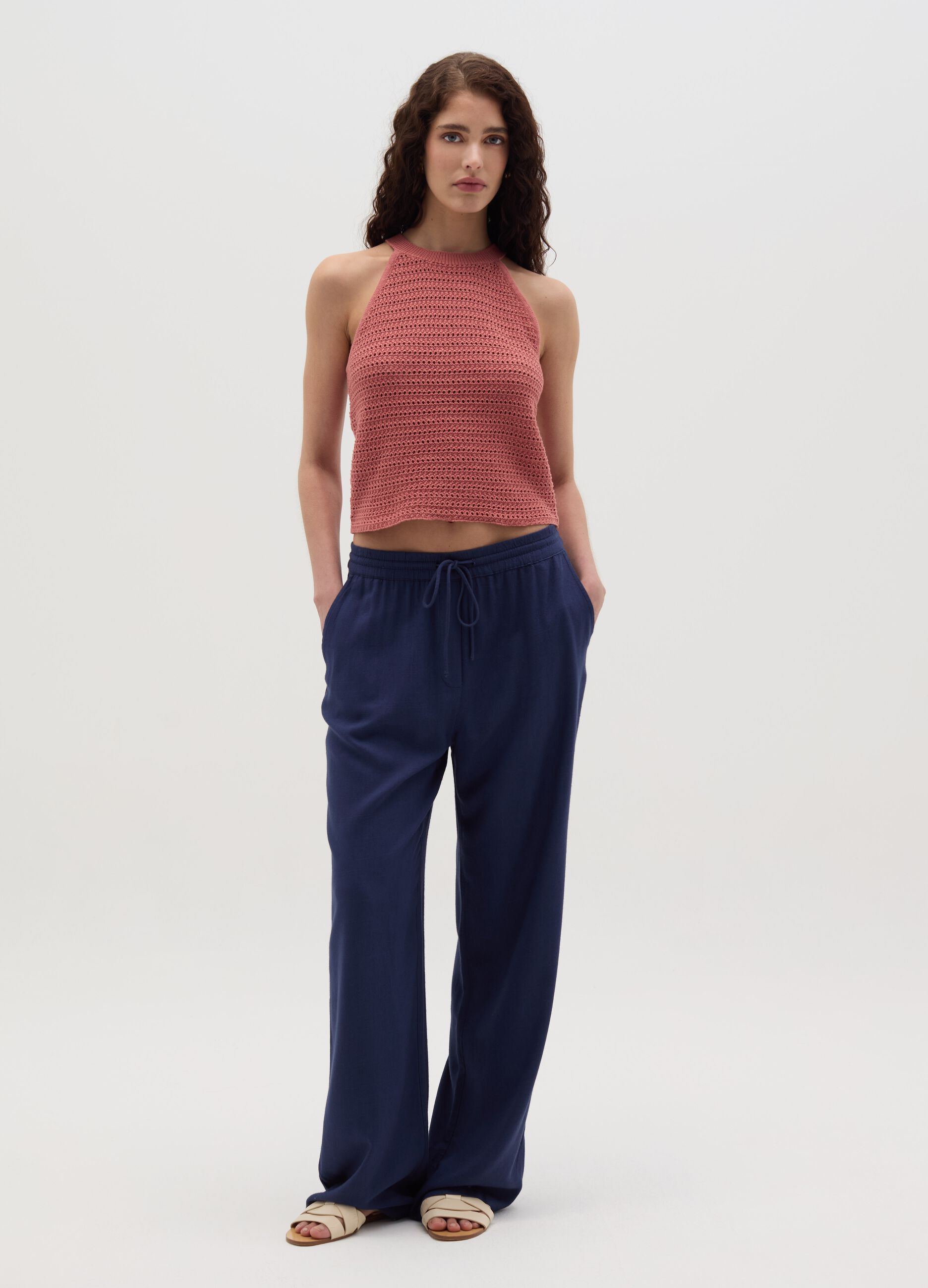 Pink openwork top with halter neck