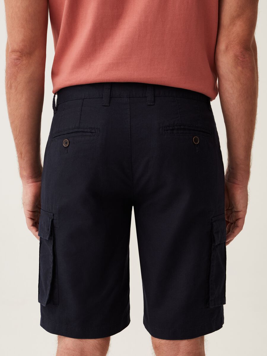 Cargo Bermuda shorts in linen and cotton_2