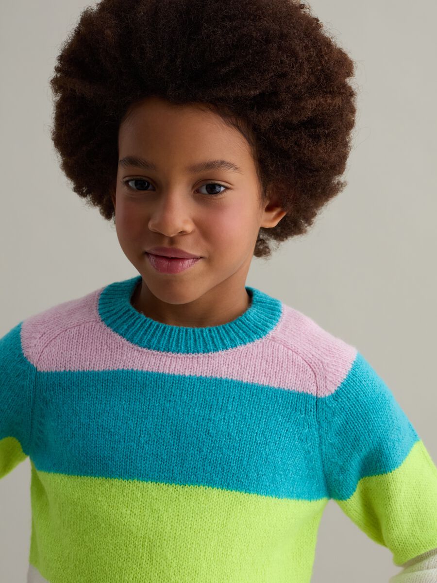 Pullover in fantasia a righe_2
