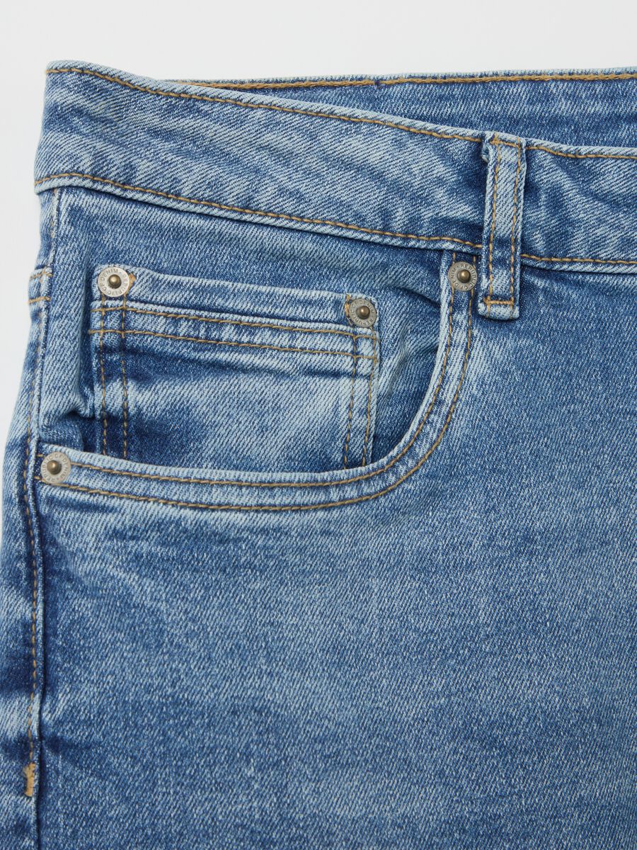 Comfort-fit stretch jeans_5