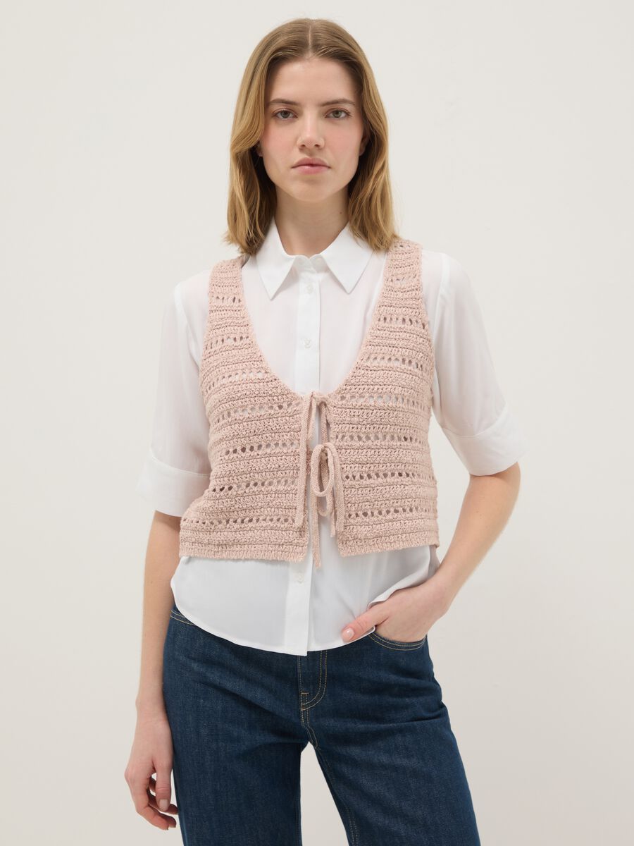 Pink pure cotton regular fit waistcoat with perforated design_0