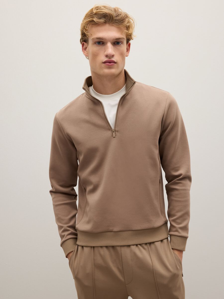 Felpa marrone con half zip_1