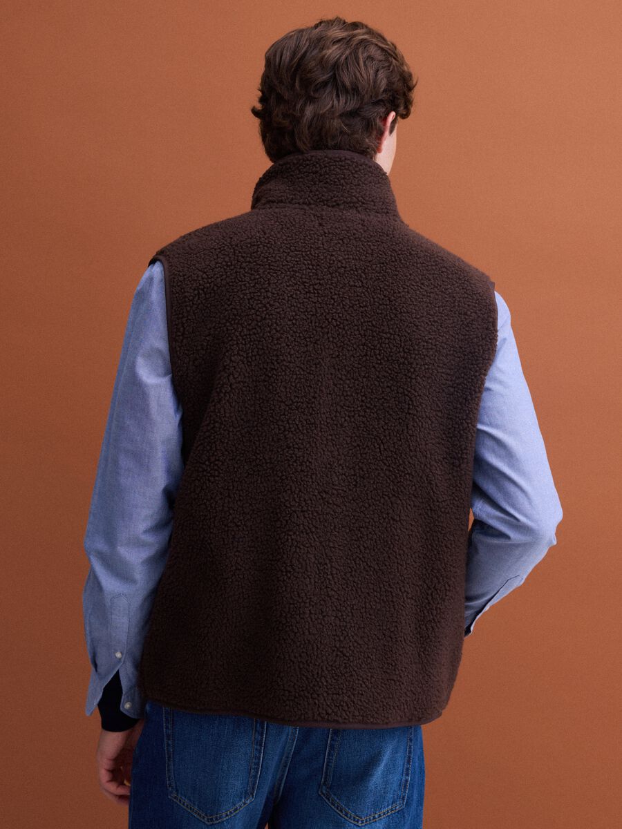 Gilet marrone con colletto regular fit effetto teddy_3