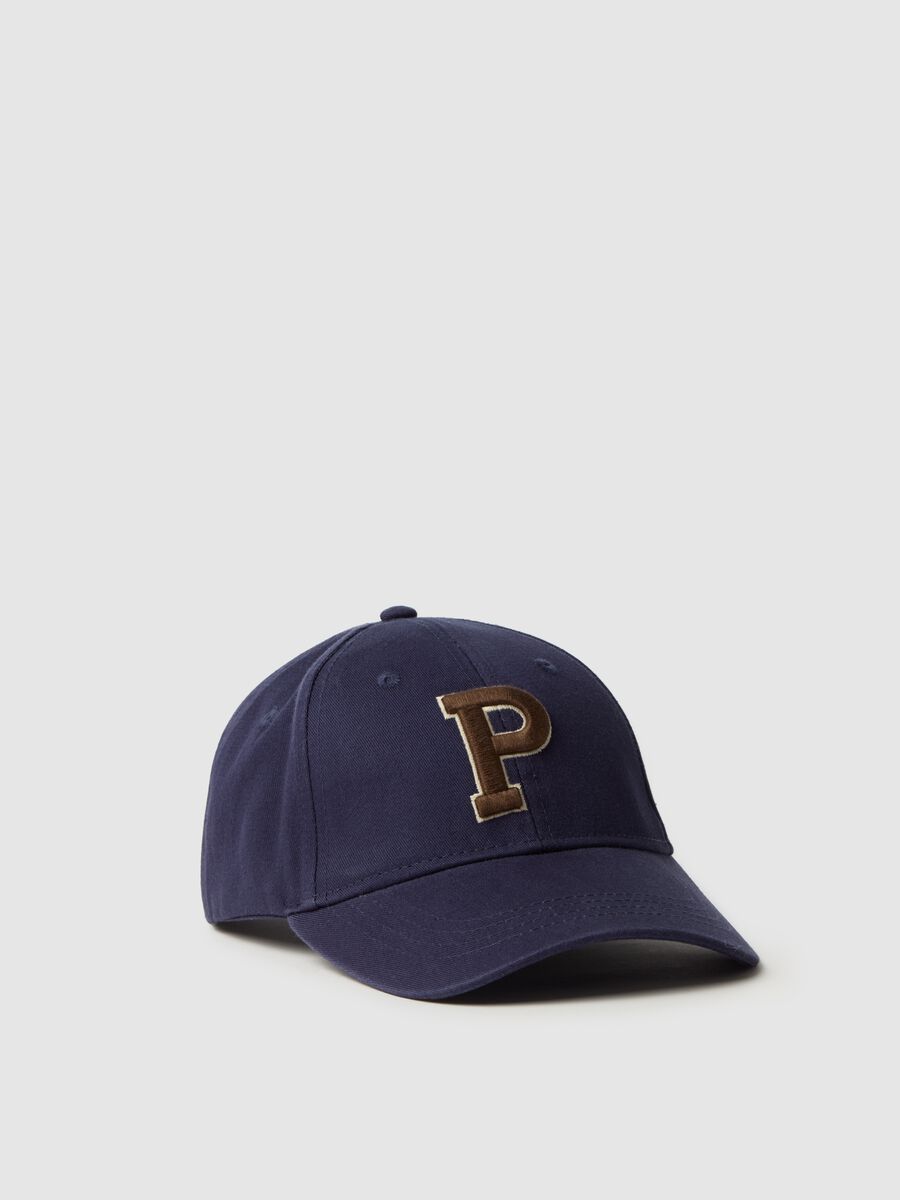 Baseball cap with embroidered logo_0