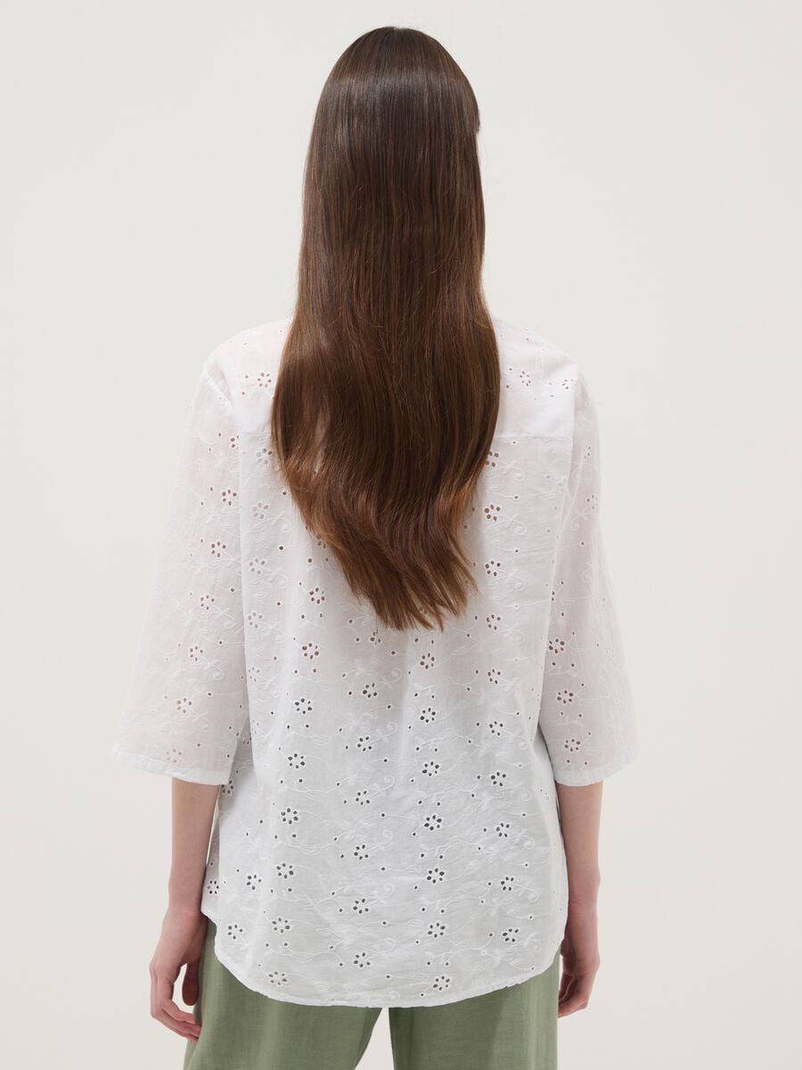Camicia bianca traforata in puro cotone regular fit_3
