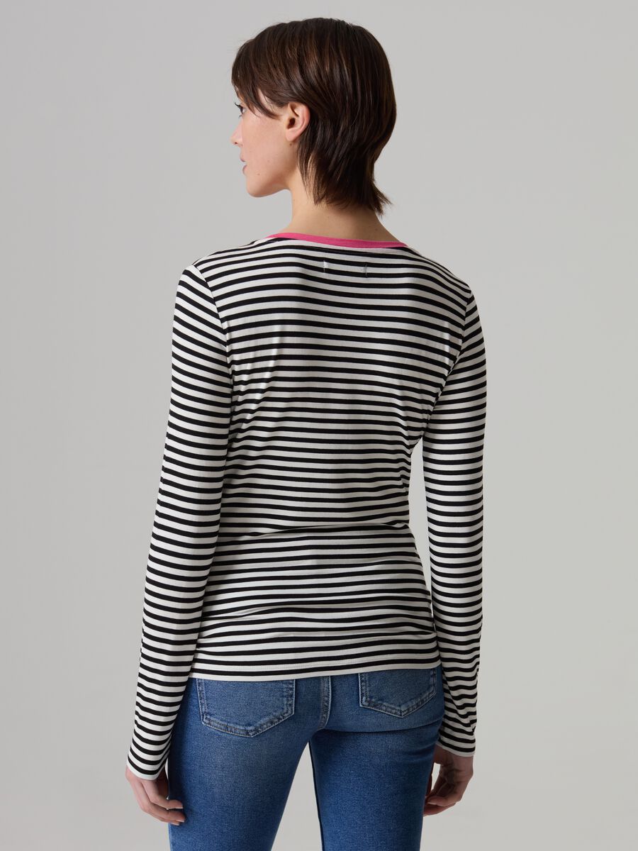 Striped T-shirt with contrasting edging_2