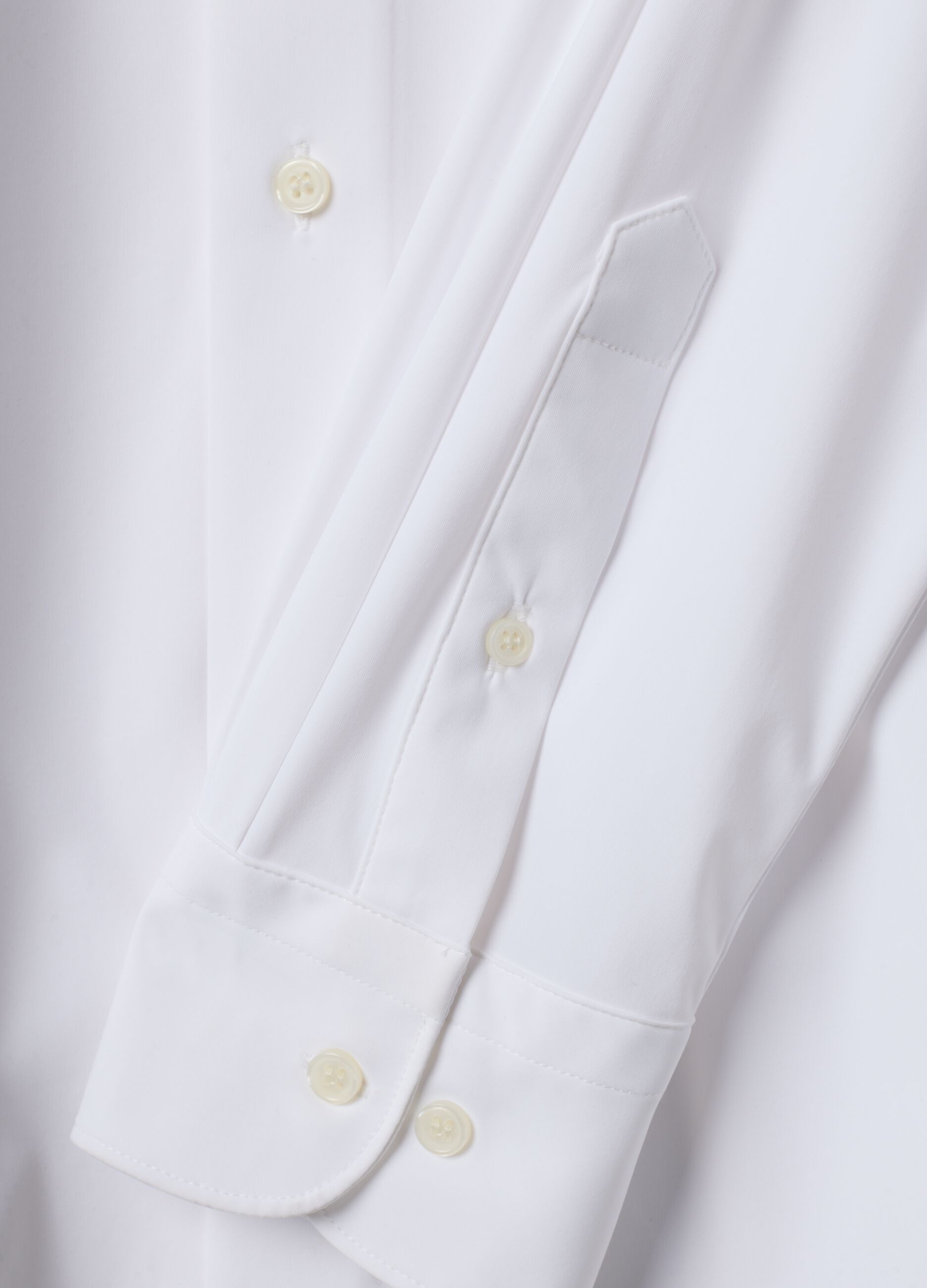 White slim-fit shirt in breathable stretch fabric with 4-way stretch
