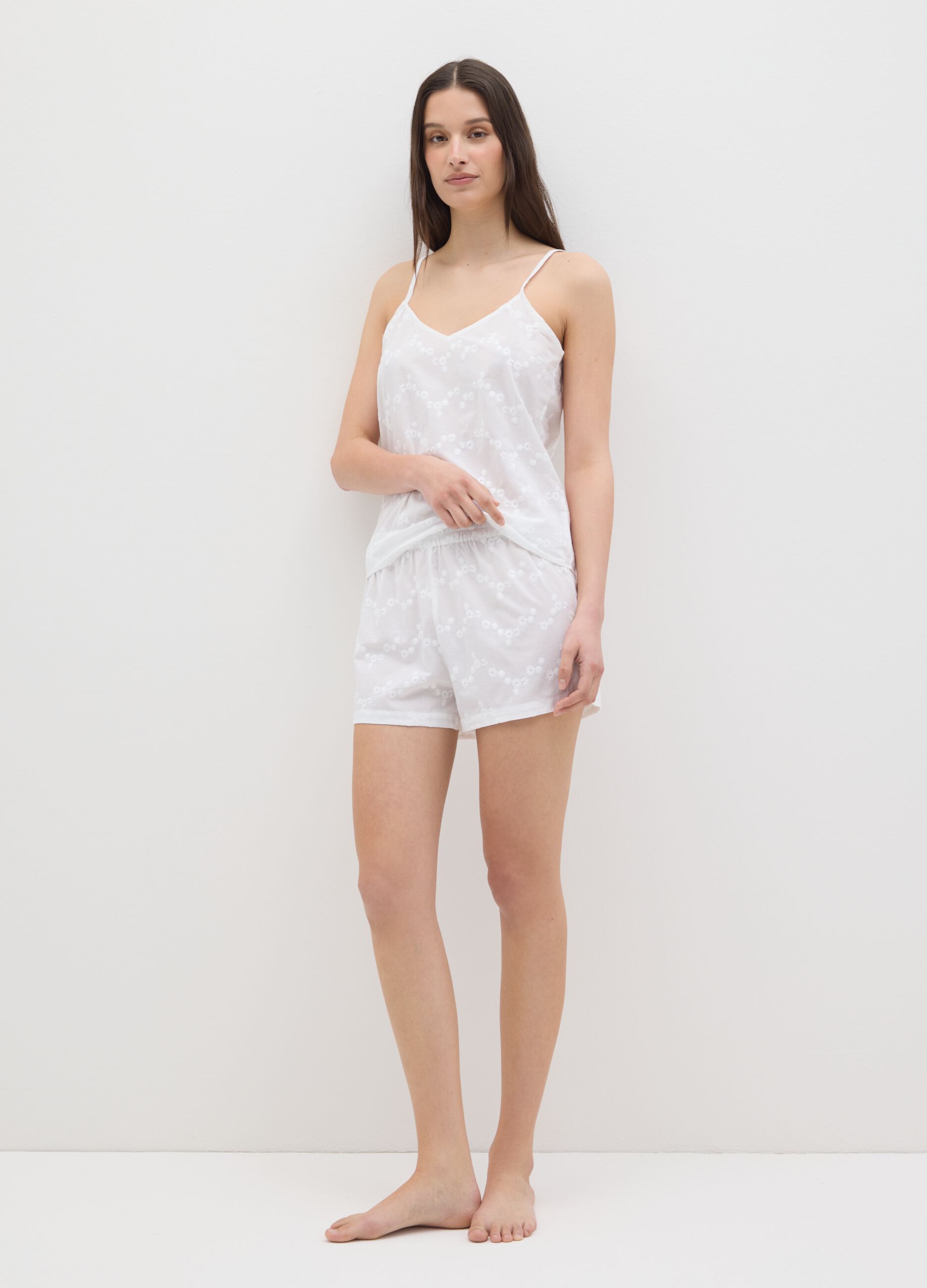 Shorts da donna in puro cotone bianchi regular fit ricamati