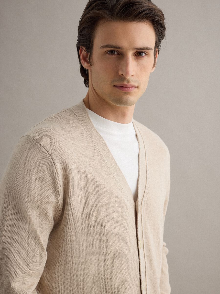 Cardigan in misto cotone e lino beige deep V regular fit_0