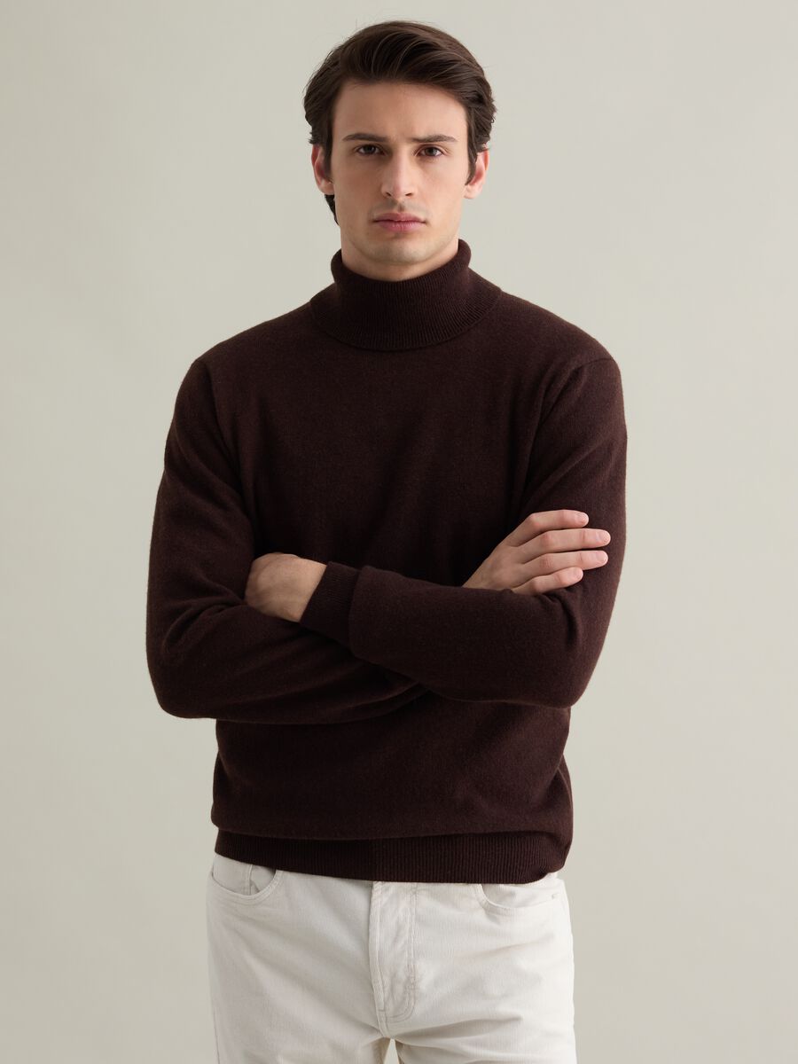 Lambswool pullover with high neck_0