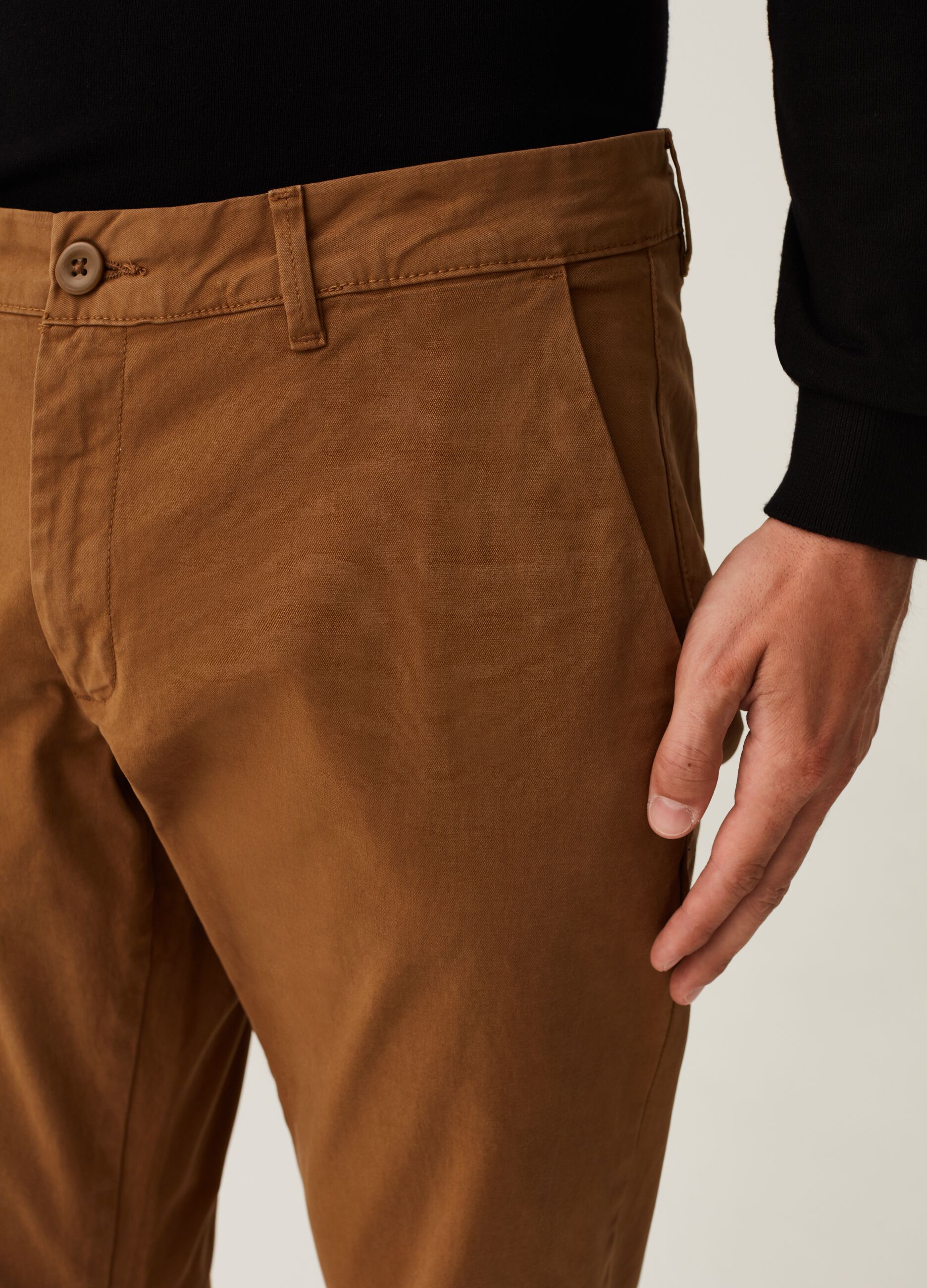 Pantaloni chino in cotone stretch