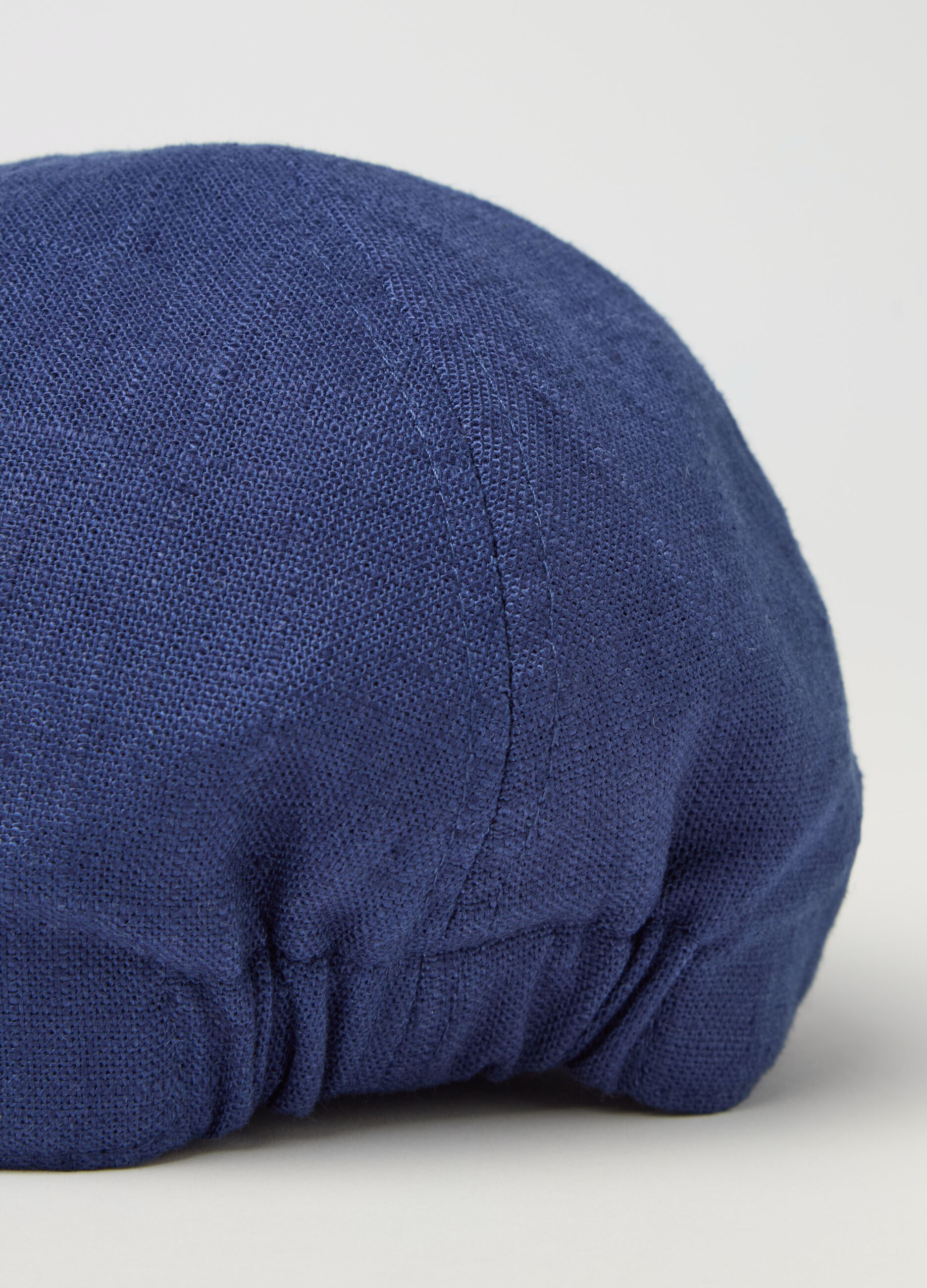 Viscose and linen flat cap
