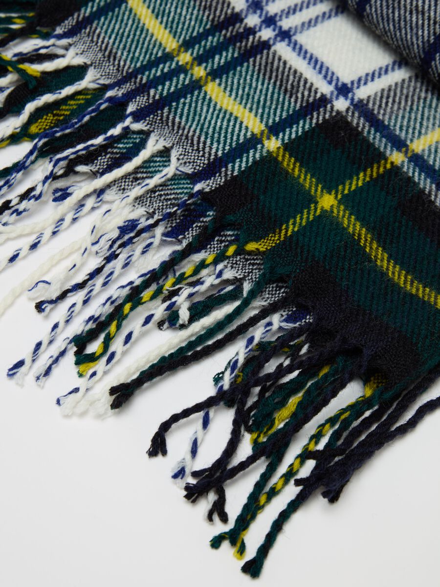Check scarf with fringing_2