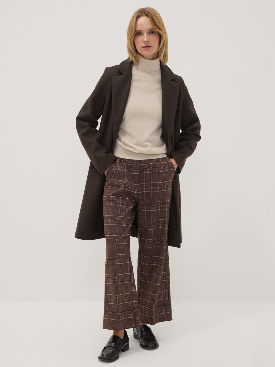 Cappotto marrone regular fit con rever e bottoni_1