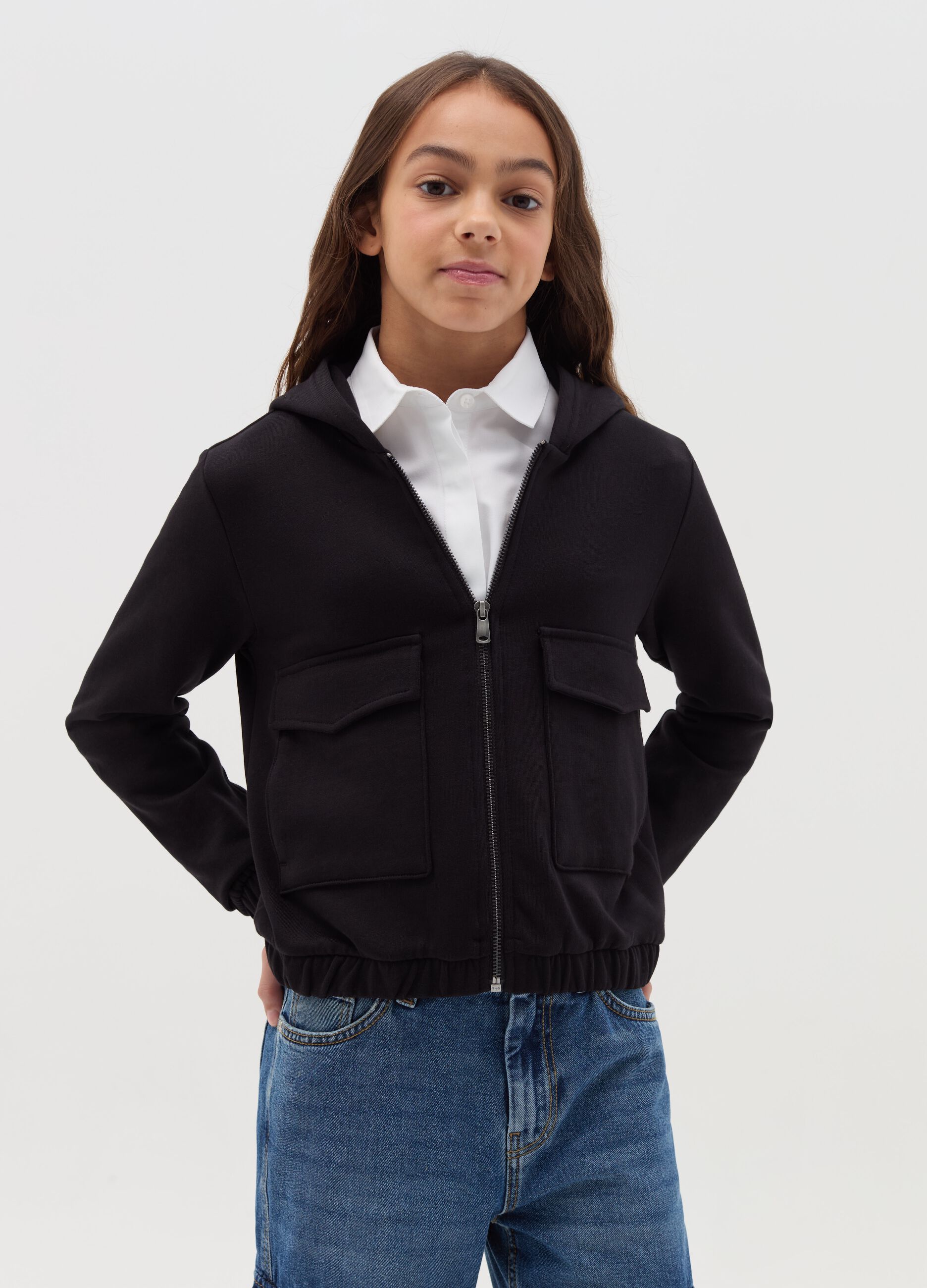 Full-zip sweatshirt with hood and pockets