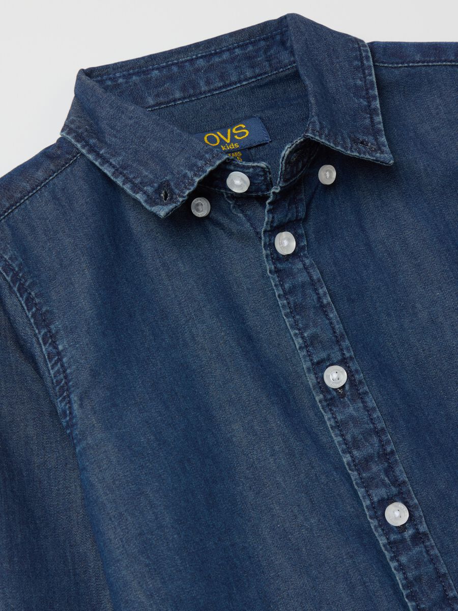 Button-down shirt in denim_2