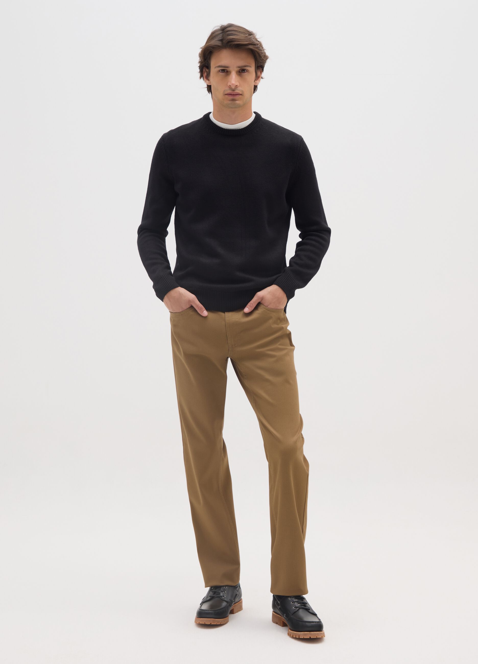 Pantaloni marroni con cinque tasche