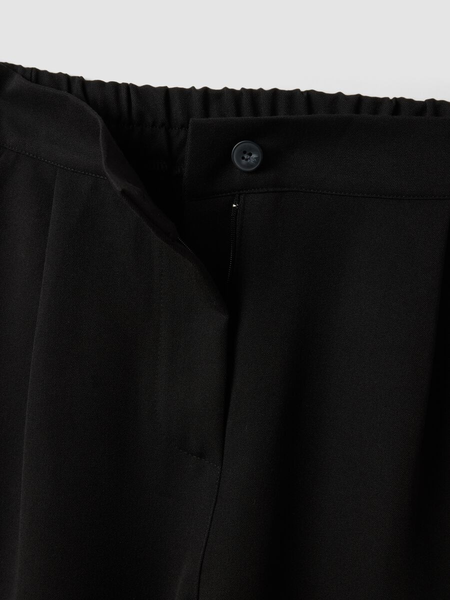 Black stretch viscose regular-fit trousers_5