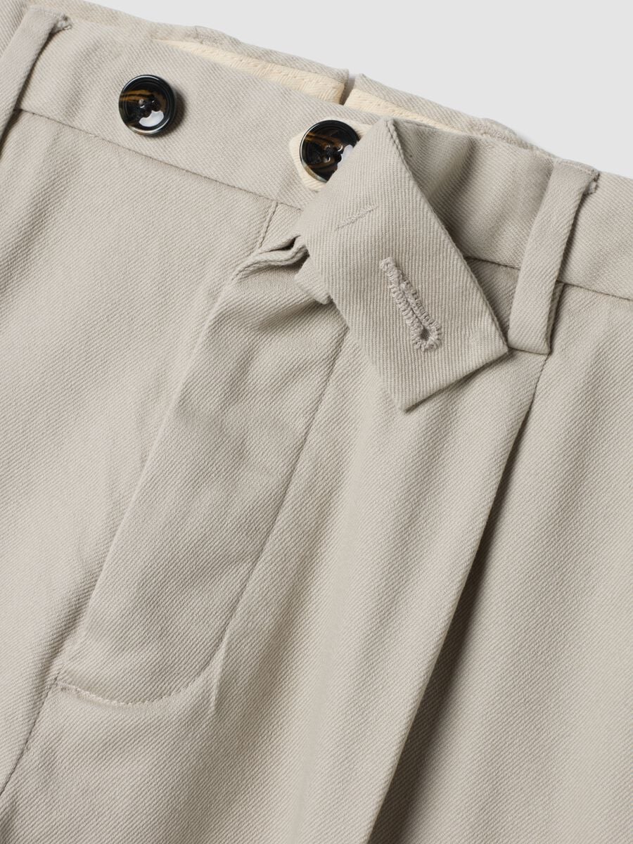 Pantaloni chino grigi in cotone elasticizzato regular fit_1