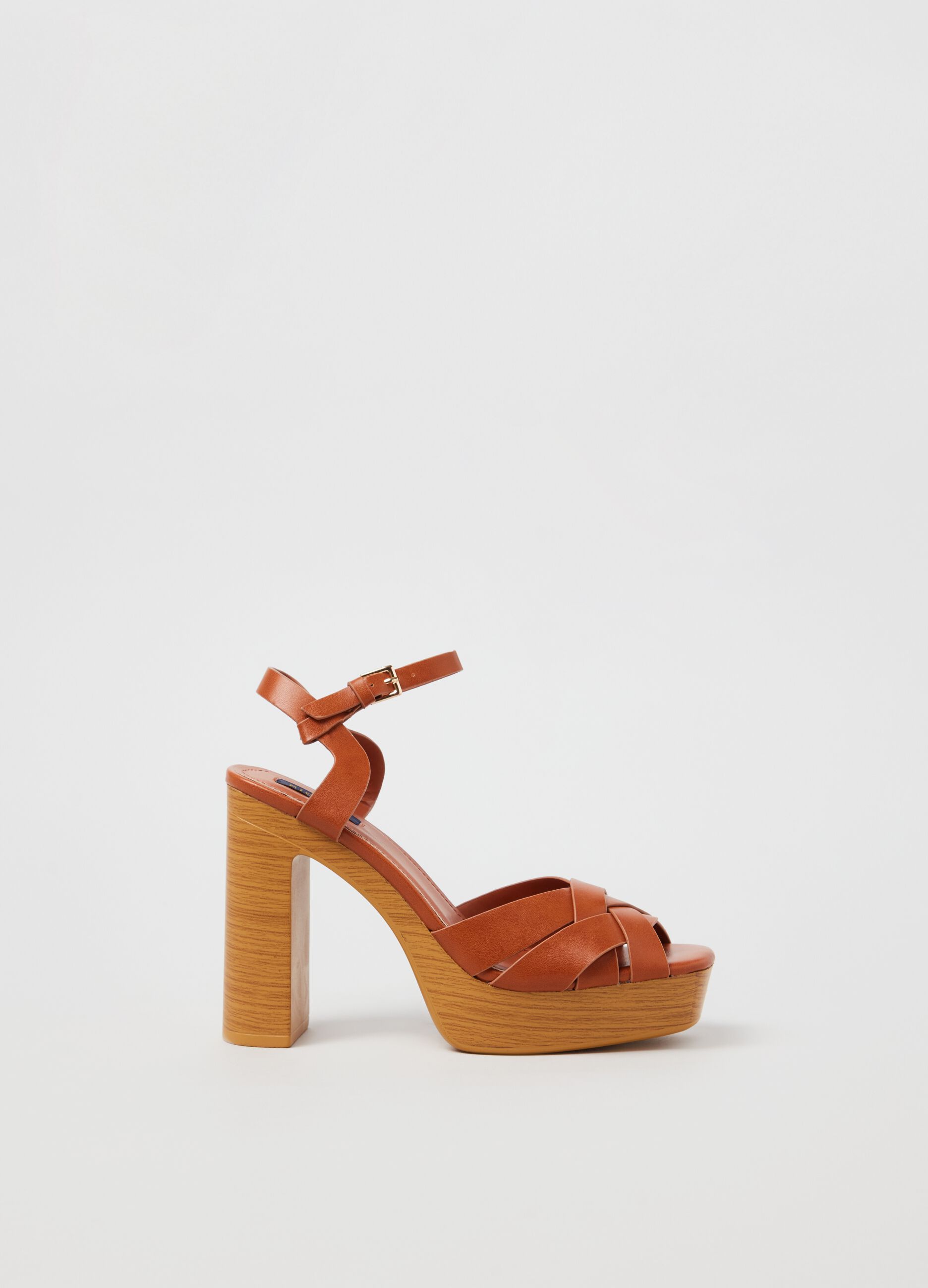 Sandali con plateau_0