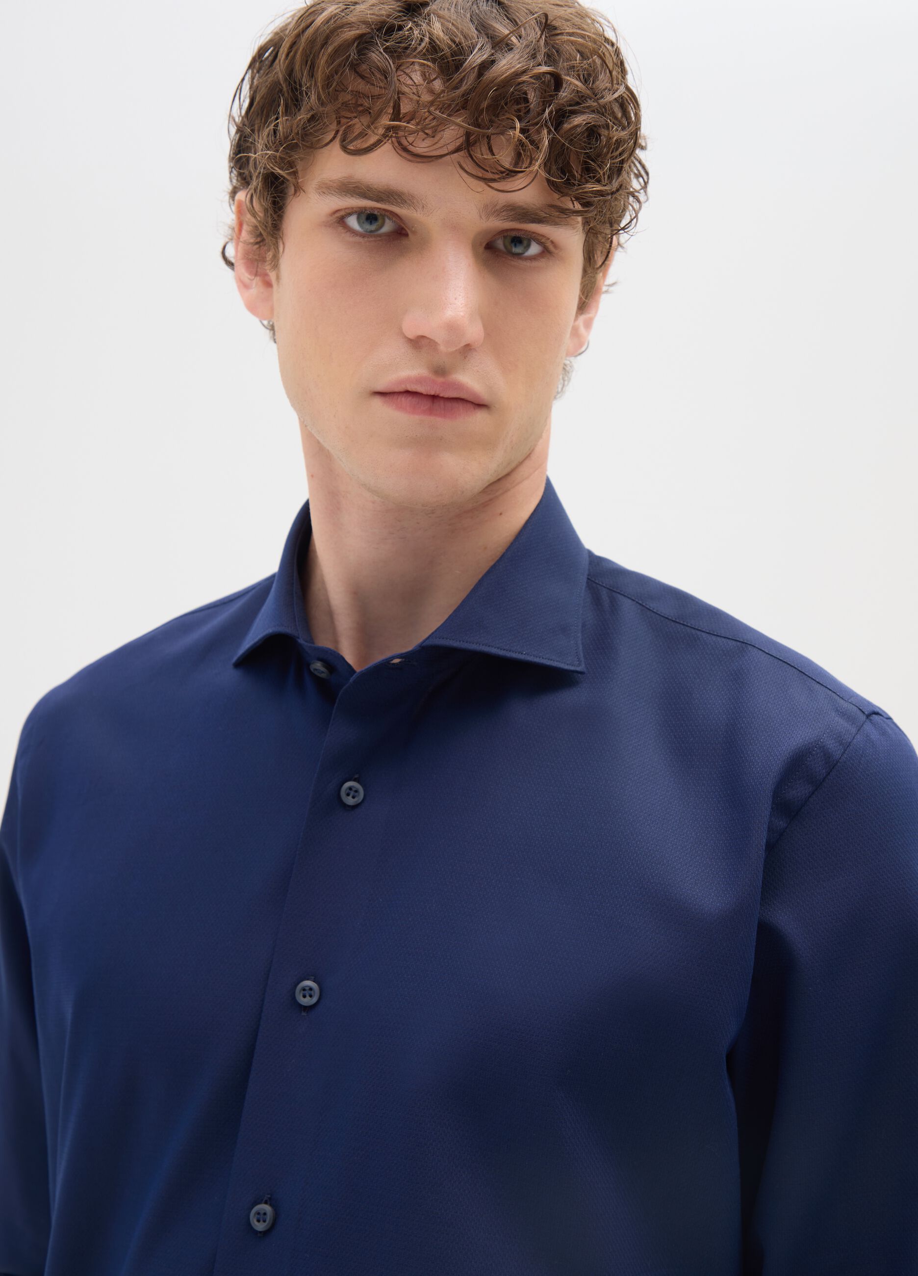 Long-sleeve blue cotton shirt